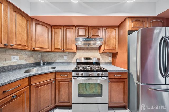 87 Lafayette Street, Piscataway, NJ 08854