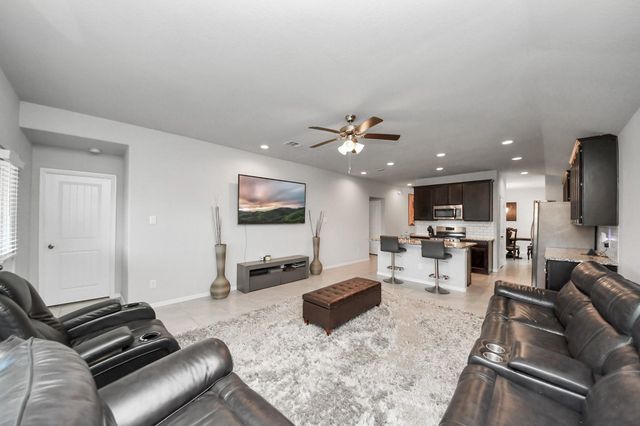 2934 Vales Point Drive, Fresno, TX 77545