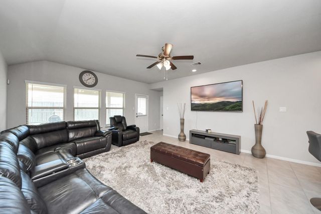 2934 Vales Point Drive, Fresno, TX 77545