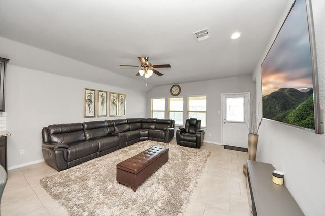 2934 Vales Point Drive, Fresno, TX 77545