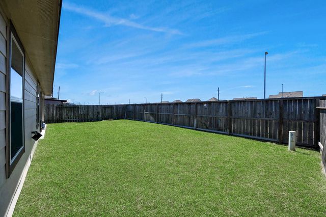 2934 Vales Point Drive, Fresno, TX 77545