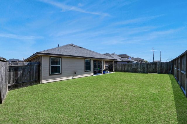 2934 Vales Point Drive, Fresno, TX 77545