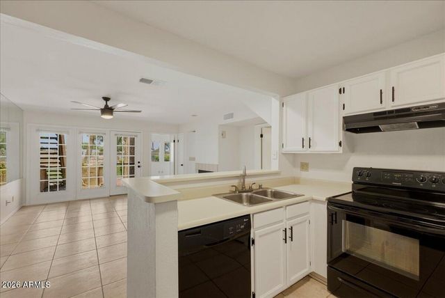 4901 S CALLE LOS CERROS Drive 103, Tempe, AZ 85282