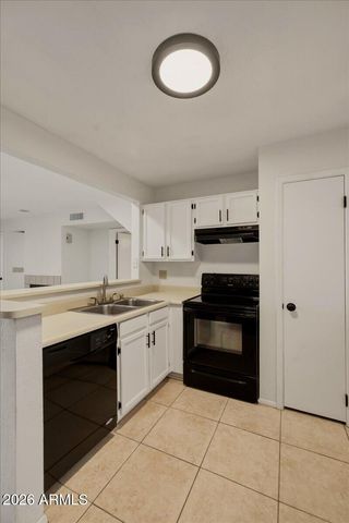4901 S CALLE LOS CERROS Drive 103, Tempe, AZ 85282
