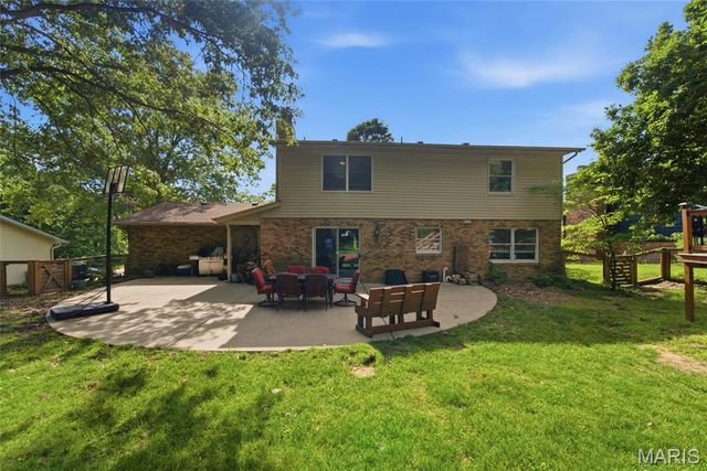 1916 Duke Street, Edwardsville, IL 62025