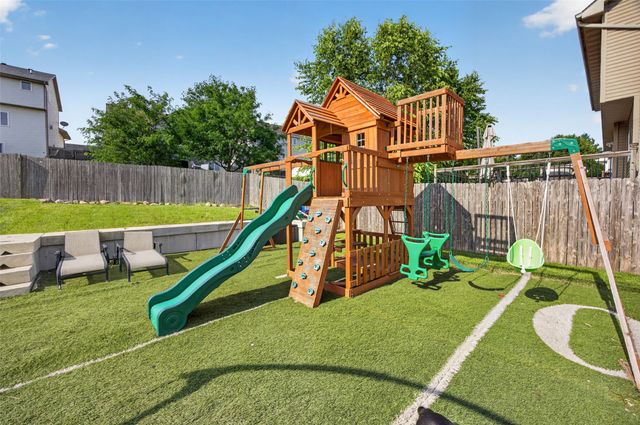 1326 Parkhill Drive, Norwalk, IA 50211