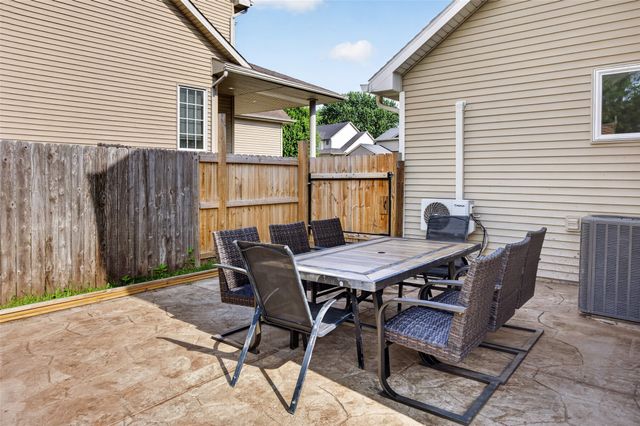 1326 Parkhill Drive, Norwalk, IA 50211