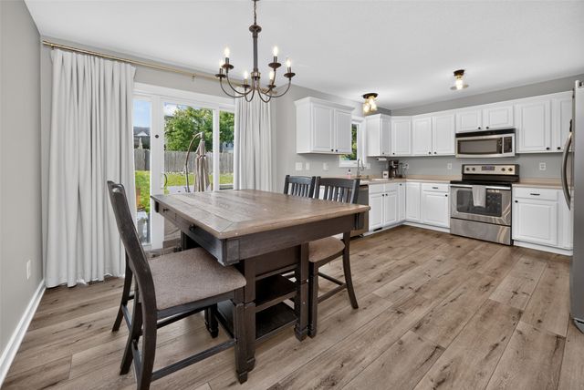 1326 Parkhill Drive, Norwalk, IA 50211