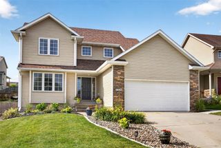 1326 Parkhill Drive, Norwalk, IA 50211