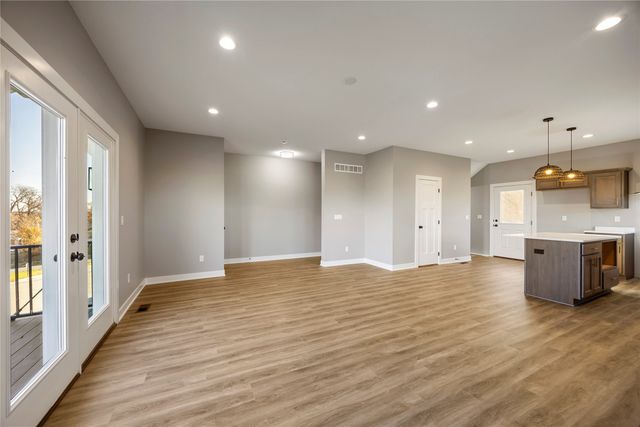 335 Forest Avenue 23, Des Moines, IA 50314