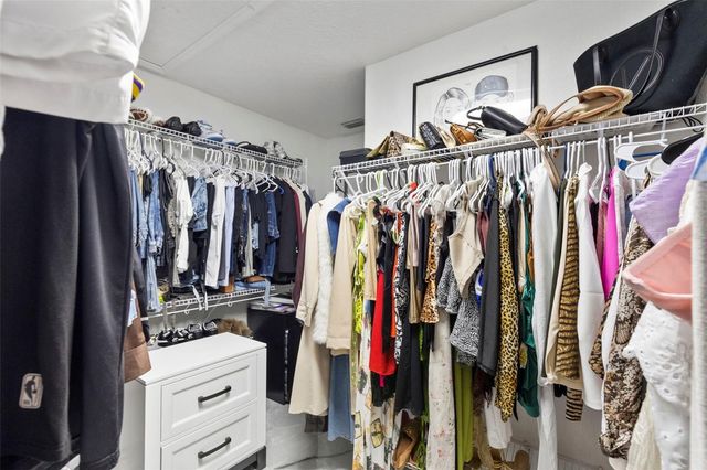 8019 N GOMEZ AVENUE, Tampa, FL 33614