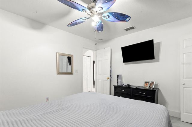 8019 N GOMEZ AVENUE, Tampa, FL 33614