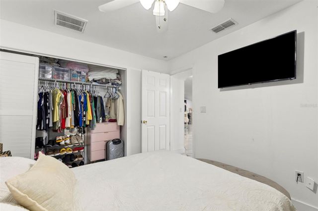 8019 N GOMEZ AVENUE, Tampa, FL 33614