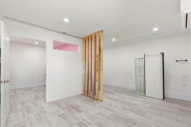 8019 N GOMEZ AVENUE, Tampa, FL 33614