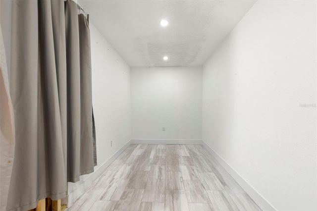 8019 N GOMEZ AVENUE, Tampa, FL 33614