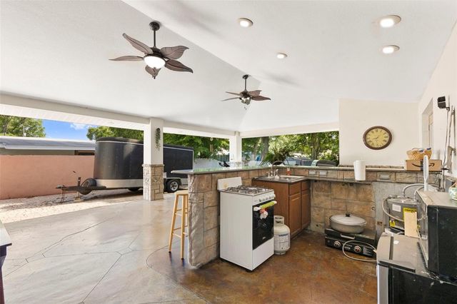 8019 N GOMEZ AVENUE, Tampa, FL 33614