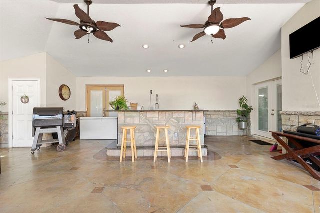 8019 N GOMEZ AVENUE, Tampa, FL 33614