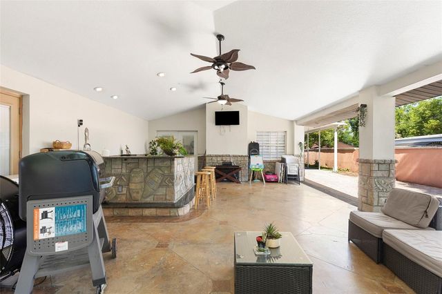 8019 N GOMEZ AVENUE, Tampa, FL 33614