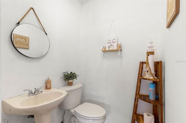 8019 N GOMEZ AVENUE, Tampa, FL 33614