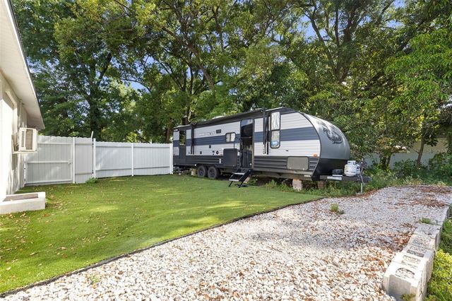 8019 N GOMEZ AVENUE, Tampa, FL 33614