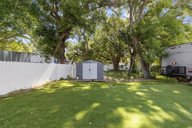 8019 N GOMEZ AVENUE, Tampa, FL 33614