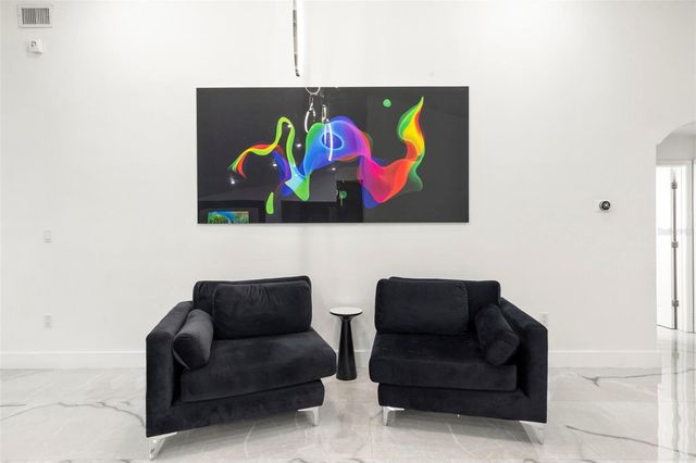 8019 N GOMEZ AVENUE, Tampa, FL 33614