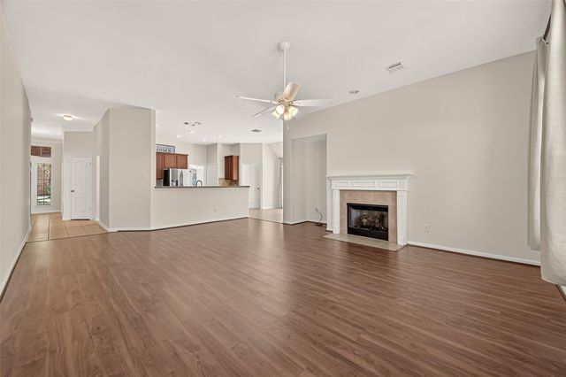 1608 Spring Glen Lane, Pearland, TX 77581