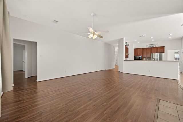 1608 Spring Glen Lane, Pearland, TX 77581