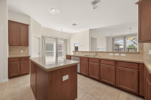 1608 Spring Glen Lane, Pearland, TX 77581