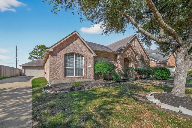 1608 Spring Glen Lane, Pearland, TX 77581
