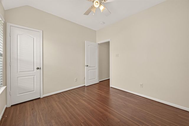 1608 Spring Glen Lane, Pearland, TX 77581