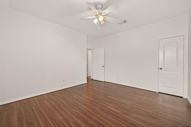 1608 Spring Glen Lane, Pearland, TX 77581