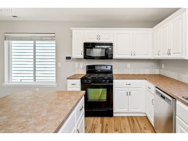 19157 Se ASH St, Portland, OR 97233