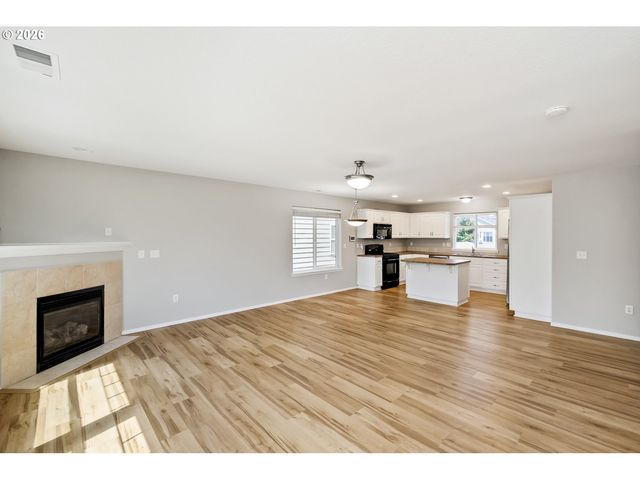 19157 Se ASH St, Portland, OR 97233