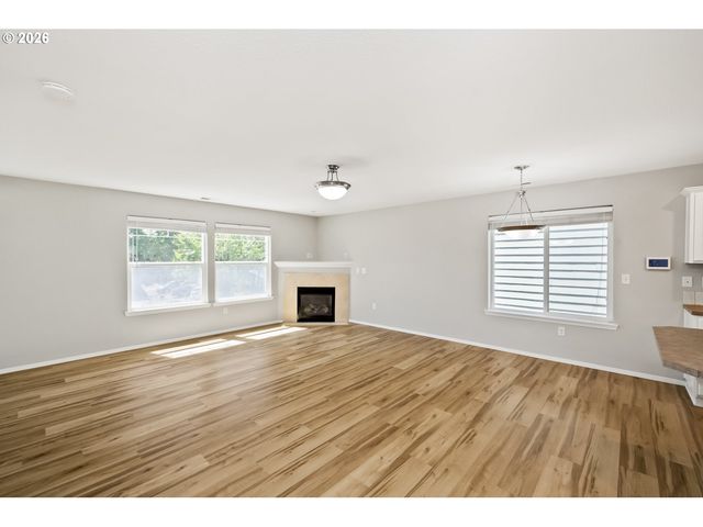 19157 Se ASH St, Portland, OR 97233