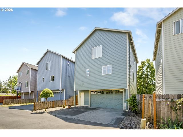 19157 Se ASH St, Portland, OR 97233