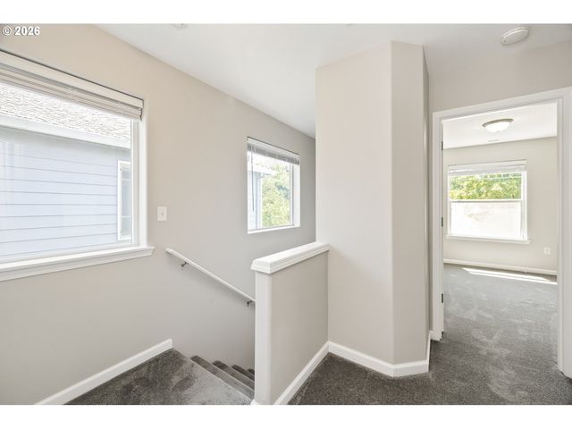 19157 Se ASH St, Portland, OR 97233