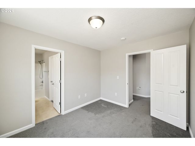 19157 Se ASH St, Portland, OR 97233