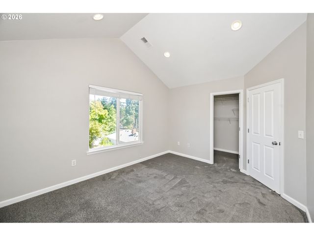 19157 Se ASH St, Portland, OR 97233