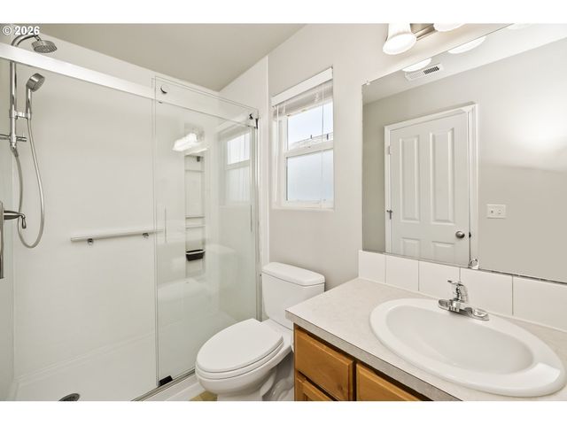 19157 Se ASH St, Portland, OR 97233