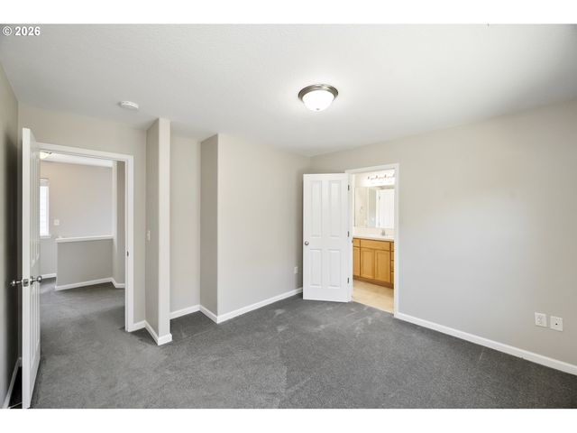 19157 Se ASH St, Portland, OR 97233
