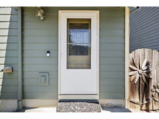 19157 Se ASH St, Portland, OR 97233