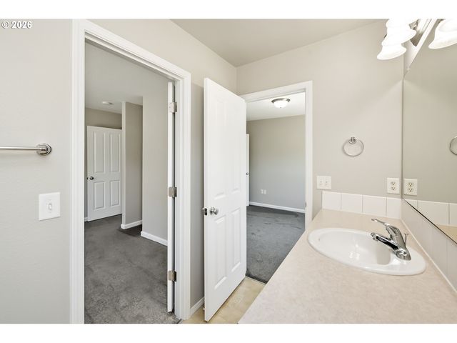19157 Se ASH St, Portland, OR 97233