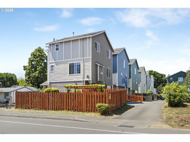 19157 Se ASH St, Portland, OR 97233