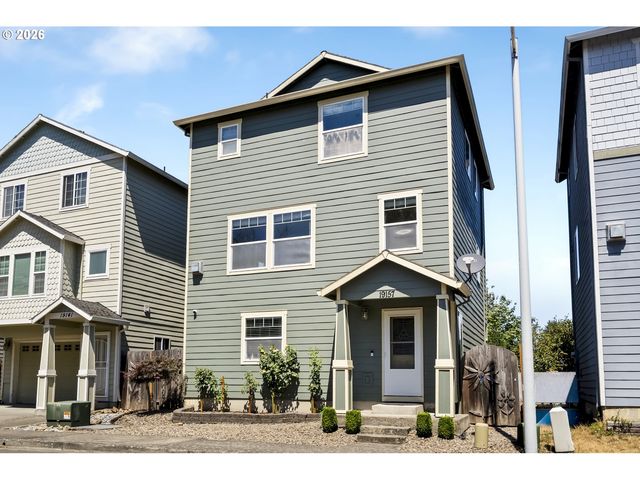 19157 Se ASH St, Portland, OR 97233