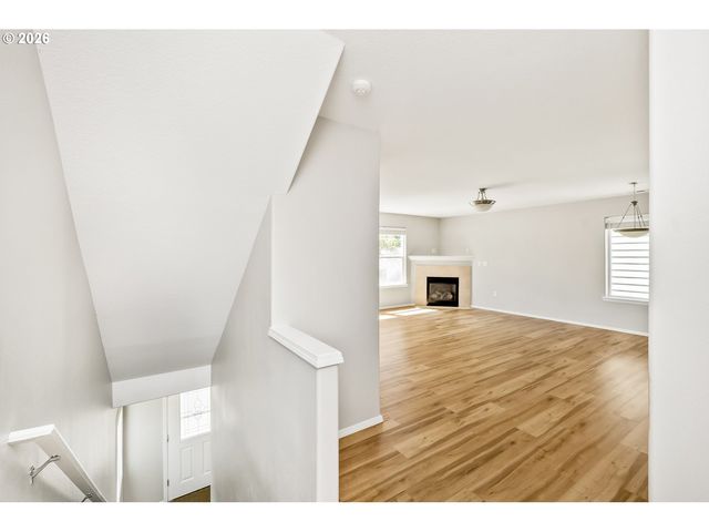 19157 Se ASH St, Portland, OR 97233