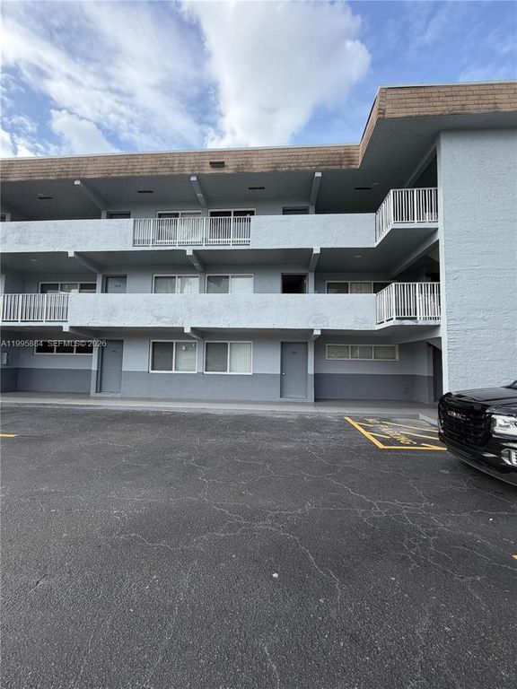 11005 SW 1st St 202, Sweetwater, FL 33174