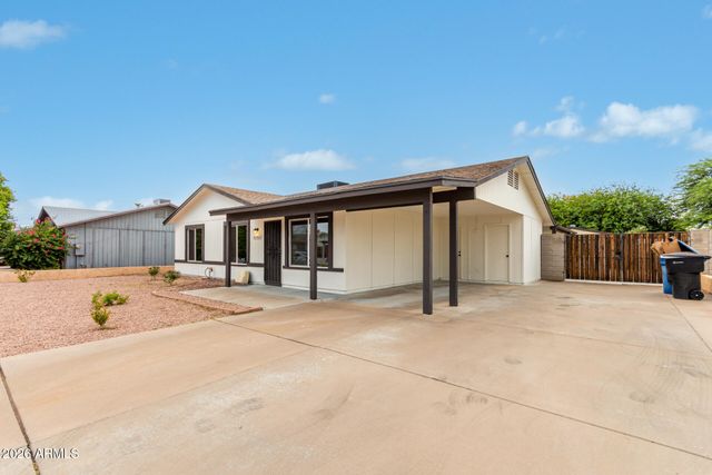 518 N PEPPERWOOD Court, Chandler, AZ 85226