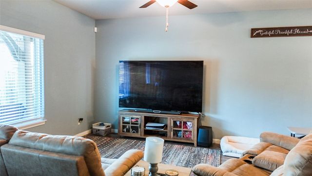 1016 NW 4th Street, Newcastle, OK 73065