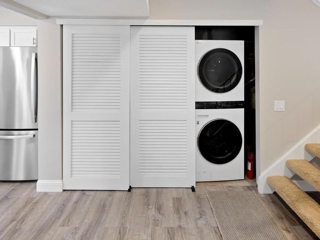 6909 Unity Avenue N, Brooklyn Center, MN 55429